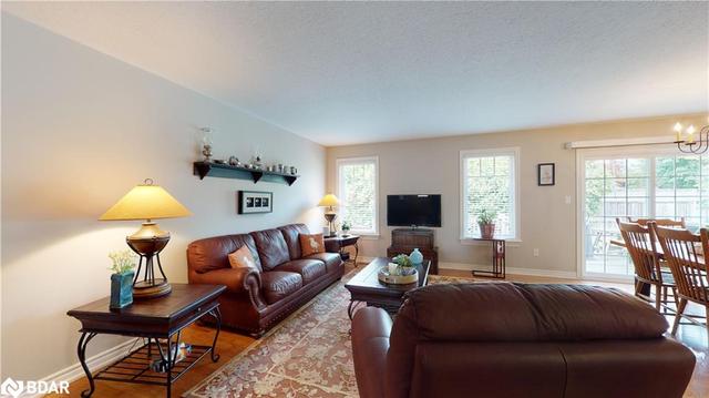 6 Marsh Court, House detached with 3 bedrooms, 2 bathrooms and 6 parking in Kawartha Lakes ON | Image 5