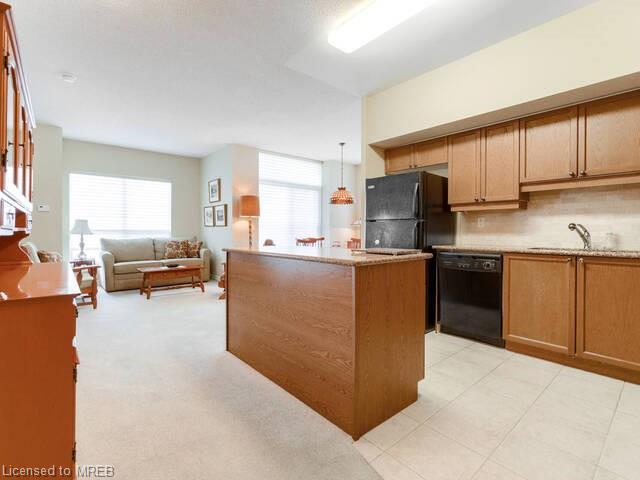 808 - 810 Scollard Crt, House attached with 2 bedrooms, 2 bathrooms and null parking in Mississauga ON | Image 8