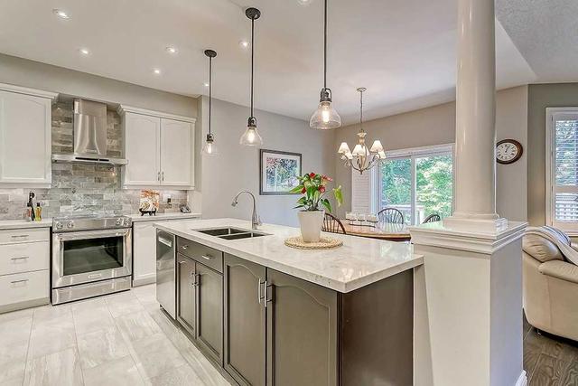 2379 Valley Forest Way, House detached with 4 bedrooms, 3 bathrooms and 6 parking in Oakville ON | Image 7