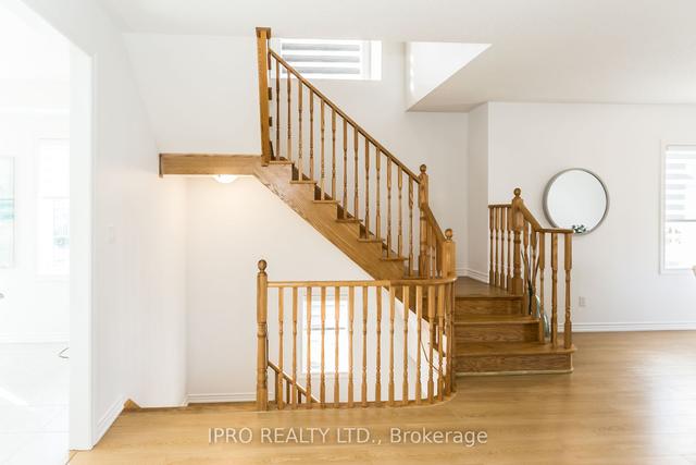 2 Pomarine Way, House attached with 3 bedrooms, 4 bathrooms and 2 parking in Brampton ON | Image 14