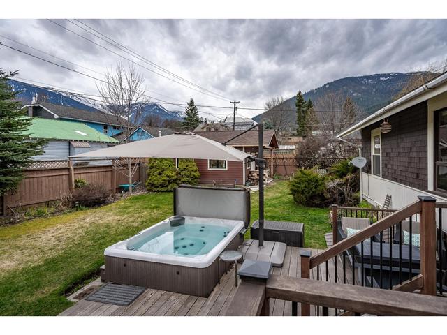 311 Front St, House detached with 3 bedrooms, 2 bathrooms and 4 parking in Kaslo BC | Image 53