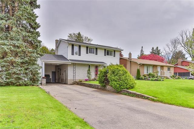 13 Pinecrest Rd, House detached with 4 bedrooms, 1 bathrooms and 3 parking in Brantford ON | Image 1