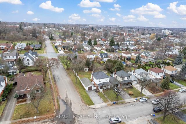 5717 Lowell Ave, House detached with 2 bedrooms, 2 bathrooms and 3 parking in Niagara Falls ON | Image 24