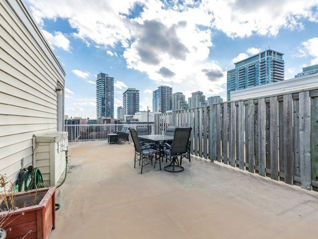 TH-710 - 35 Canniff St, Townhouse with 3 bedrooms, 3 bathrooms and 1 parking in Toronto ON | Image 4