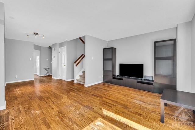 27 - 10 Hintonburg Pl, Townhouse with 2 bedrooms, 2 bathrooms and 2 parking in Ottawa ON | Image 12