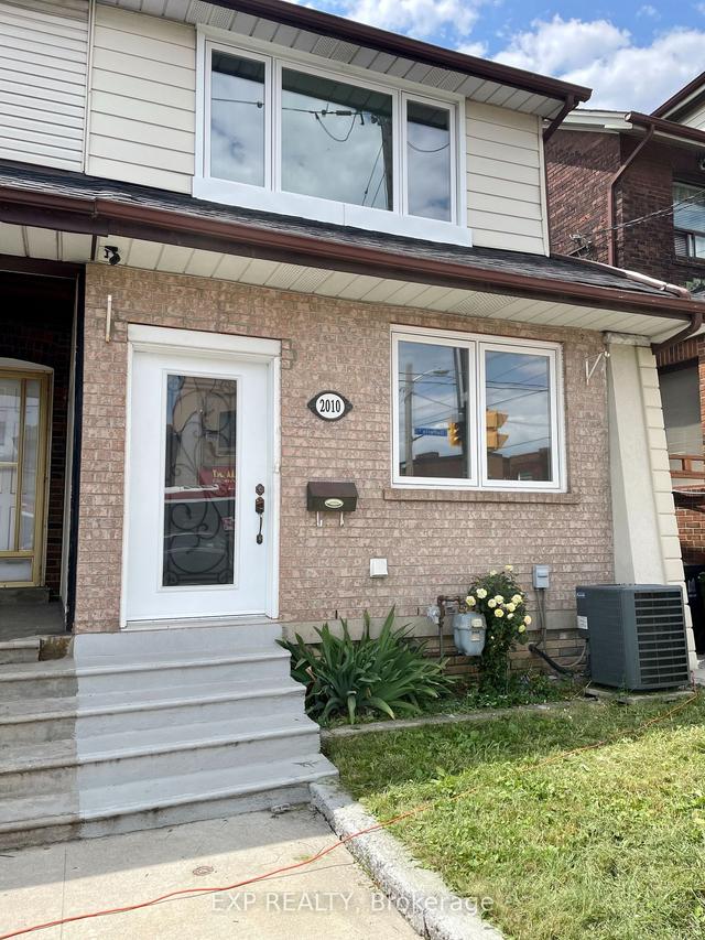 2010 Dufferin St, House semidetached with 3 bedrooms, 2 bathrooms and 1 parking in Toronto ON | Image 1