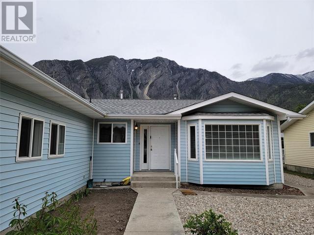 819 10th Ave, House detached with 3 bedrooms, 1 bathrooms and 5 parking in Keremeos BC | Image 28
