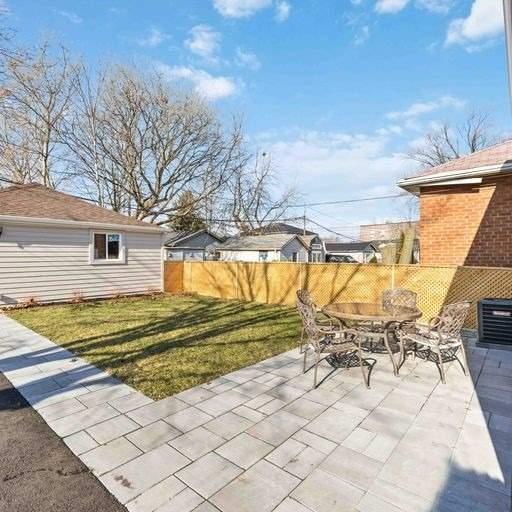 128 Fourth St, House detached with 2 bedrooms, 2 bathrooms and 2 parking in Toronto ON | Image 19