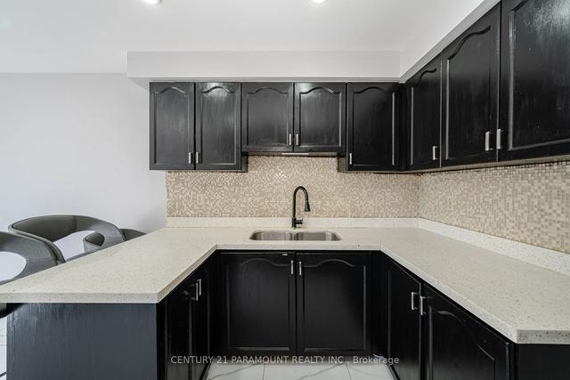 67 Millstone Dr, Townhouse with 3 bedrooms, 3 bathrooms and 2 parking in Brampton ON | Image 7
