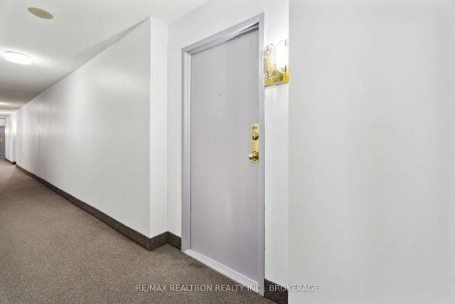 809 - 80 Alton Towers Circ, Condo with 2 bedrooms, 2 bathrooms and 1 parking in Toronto ON | Image 12