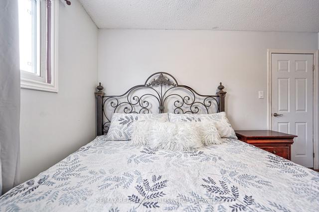 60 Enmount Dr, Townhouse with 3 bedrooms, 2 bathrooms and 2 parking in Brampton ON | Image 22