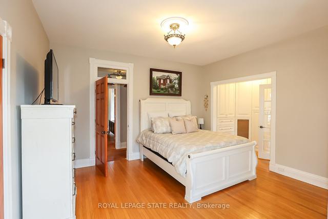 104 Main St E, House detached with 5 bedrooms, 3 bathrooms and 14 parking in Grimsby ON | Image 7