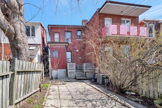 48 Harvie Ave, House semidetached with 3 bedrooms, 2 bathrooms and 1 parking in Toronto ON | Image 9