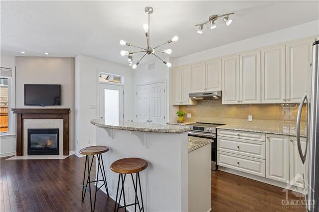 515 Strasbourg St, Townhouse with 4 bedrooms, 3 bathrooms and 2 parking in Ottawa ON | Image 13