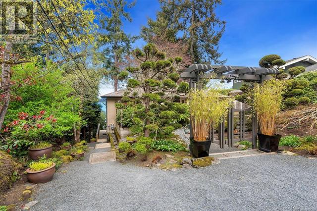 746 Sea Dr, House detached with 3 bedrooms, 2 bathrooms and 4 parking in Central Saanich BC | Image 49