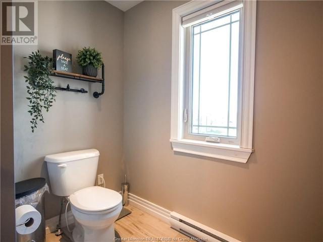 15 Stillwater Dr, House semidetached with 4 bedrooms, 2 bathrooms and null parking in Moncton NB | Image 16