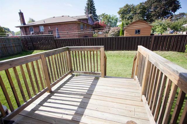 226 Linden Crt, House detached with 3 bedrooms, 2 bathrooms and 3 parking in Oshawa ON | Image 6