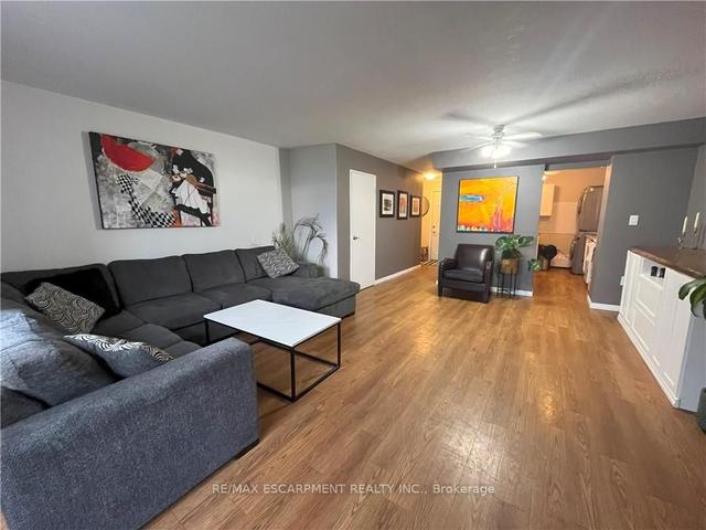 812 - 350 Quigley Rd, Condo with 3 bedrooms, 1 bathrooms and 1 parking in Hamilton ON | Image 12