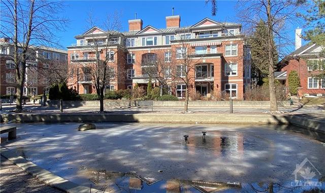 202 - 11 Durham Private, Condo with 2 bedrooms, 2 bathrooms and 1 parking in Ottawa ON | Image 2