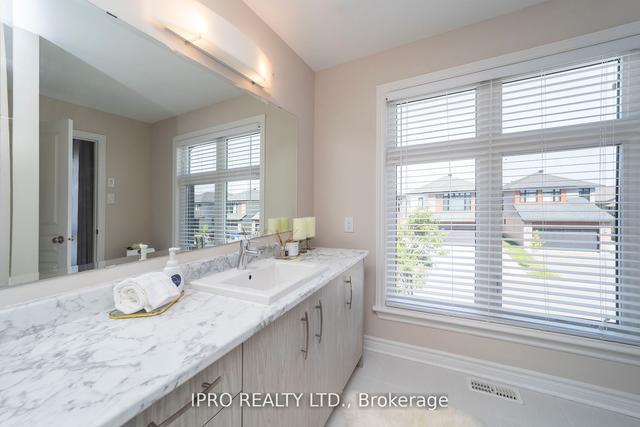 704 Octave Grv, House attached with 3 bedrooms, 3 bathrooms and 2 parking in Ottawa ON | Image 11