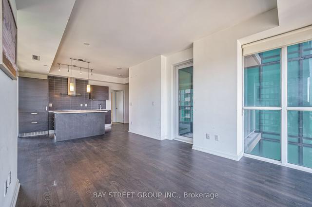 2208 - 11 Bogert Ave, Condo with 2 bedrooms, 2 bathrooms and 1 parking in Toronto ON | Image 13