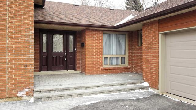 11 Boreham Cir, House detached with 5 bedrooms, 4 bathrooms and 4 parking in Brampton ON | Image 2