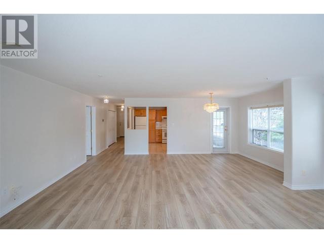 106 - 2245 Atkinson St, Condo with 2 bedrooms, 2 bathrooms and 1 parking in Penticton BC | Image 11