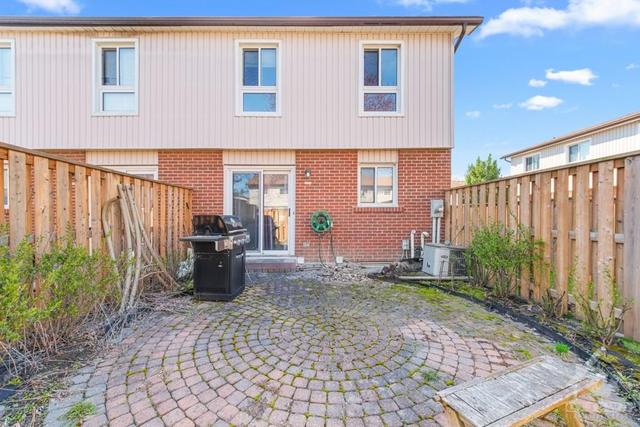 3230 Bannon Way, Townhouse with 3 bedrooms, 2 bathrooms and 1 parking in Ottawa ON | Image 28
