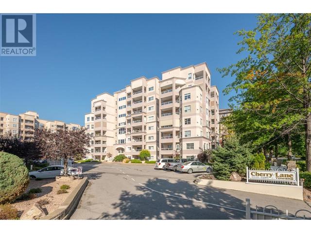 106 - 2245 Atkinson St, Condo with 2 bedrooms, 2 bathrooms and 1 parking in Penticton BC | Image 2