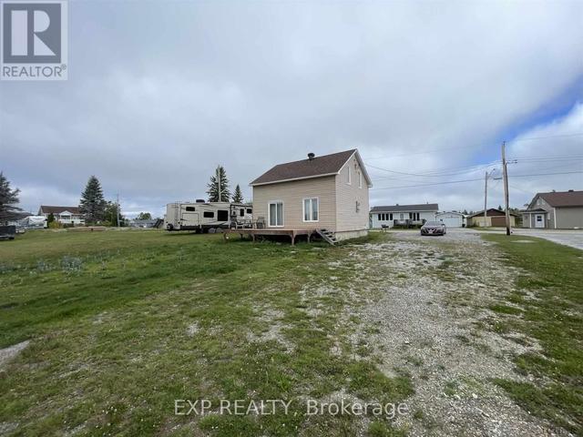 20 Edward St, House detached with 2 bedrooms, 1 bathrooms and 5 parking in Cochrane, Unorganized, North Part ON | Image 15