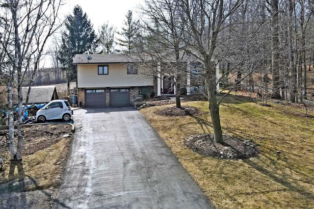 1096 Safari Rd, House detached with 3 bedrooms, 2 bathrooms and 6 parking in Hamilton ON | Image 1