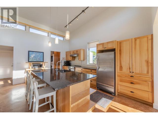 5824 Lewes Ave, House detached with 3 bedrooms, 2 bathrooms and 2 parking in Summerland BC | Image 12