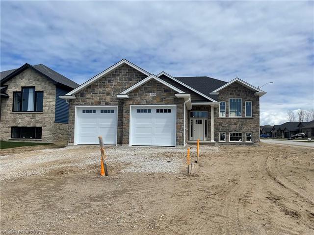 399 Amanda's Way, House detached with 4 bedrooms, 3 bathrooms and 4 parking in Saugeen Shores ON | Image 1