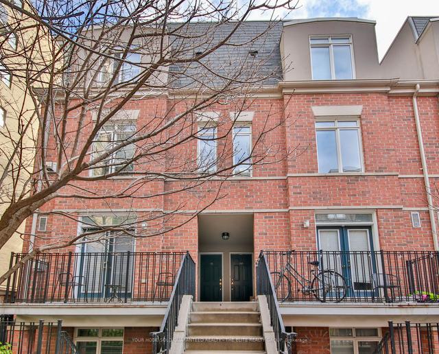 235 - 415 Jarvis St, Townhouse with 2 bedrooms, 1 bathrooms and 0 parking in Toronto ON | Image 1
