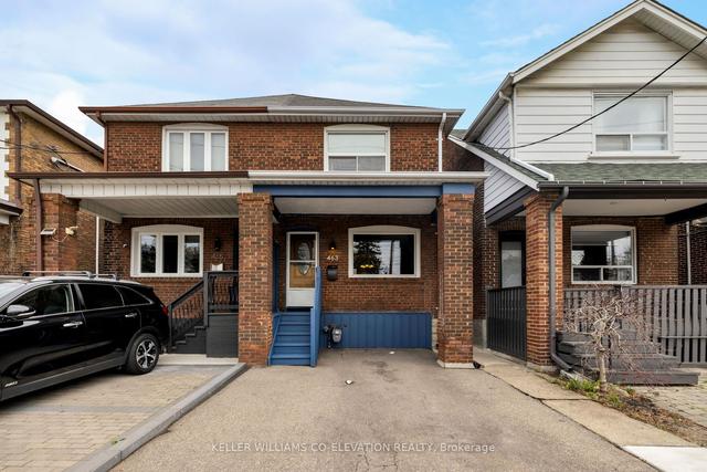 463 Jane St, House semidetached with 3 bedrooms, 1 bathrooms and 1 parking in Toronto ON | Image 1