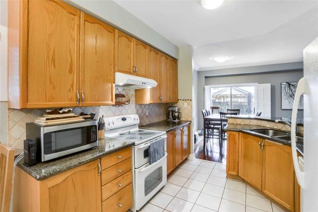 1810 Stevington Cres, House semidetached with 3 bedrooms, 3 bathrooms and 4 parking in Mississauga ON | Image 26