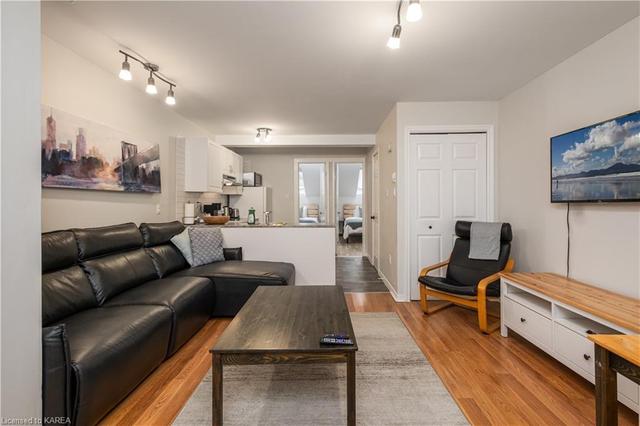 320 Queen St, House semidetached with 2 bedrooms, 2 bathrooms and 4 parking in Kingston ON | Image 11