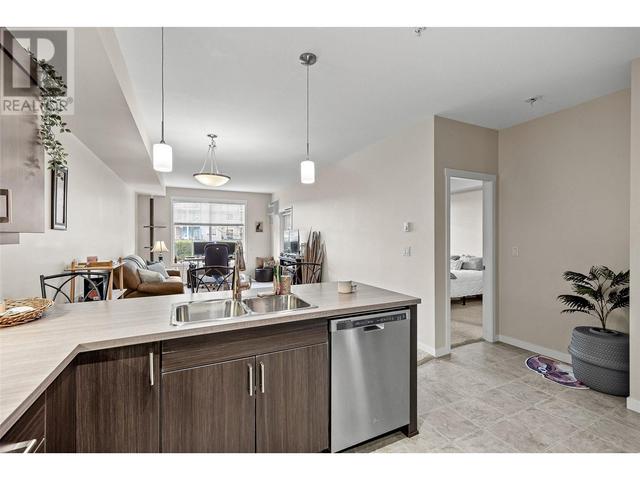106 - 3733 Casorso Rd, Condo with 1 bedrooms, 2 bathrooms and 1 parking in Kelowna BC | Image 7