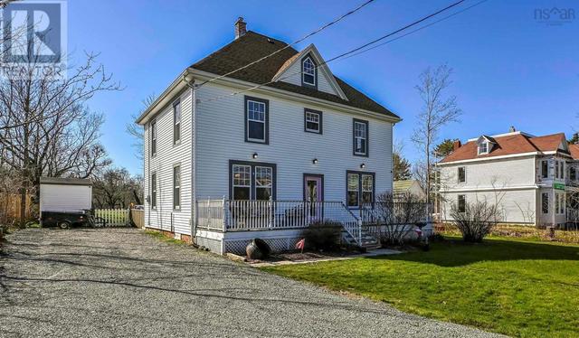 2786 Highway 2, House detached with 3 bedrooms, 1 bathrooms and null parking in East Hants NS | Image 1