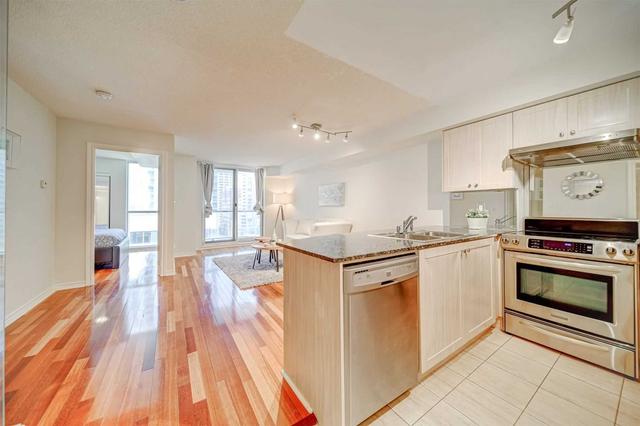 1002 - 801 Bay St, Condo with 1 bedrooms, 2 bathrooms and 1 parking in Toronto ON | Image 17
