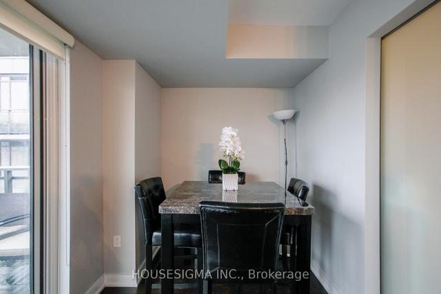 1203 - 78 Tecumseth St, Condo with 2 bedrooms, 2 bathrooms and 1 parking in Toronto ON | Image 4