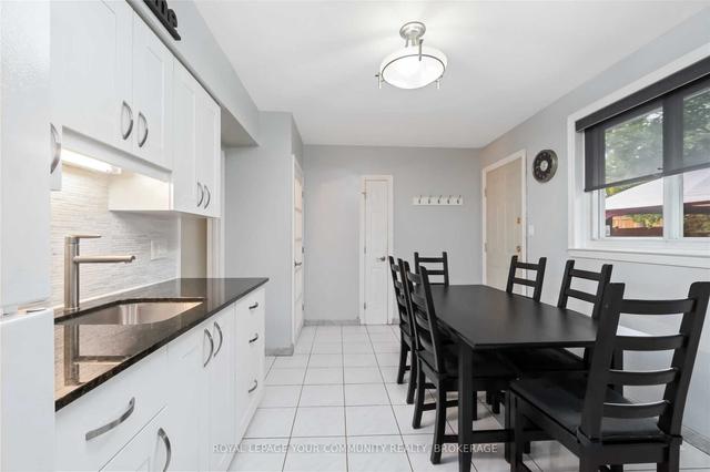 24 Roseglen Cres, House detached with 3 bedrooms, 2 bathrooms and 6 parking in Toronto ON | Image 3