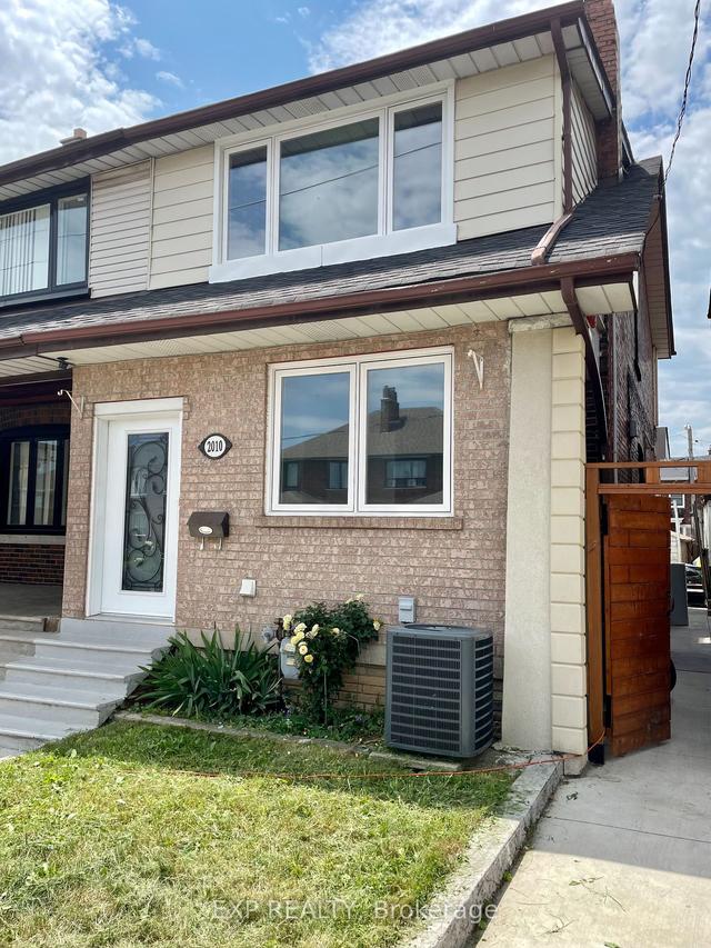 2010 Dufferin St, House semidetached with 3 bedrooms, 2 bathrooms and 1 parking in Toronto ON | Image 12