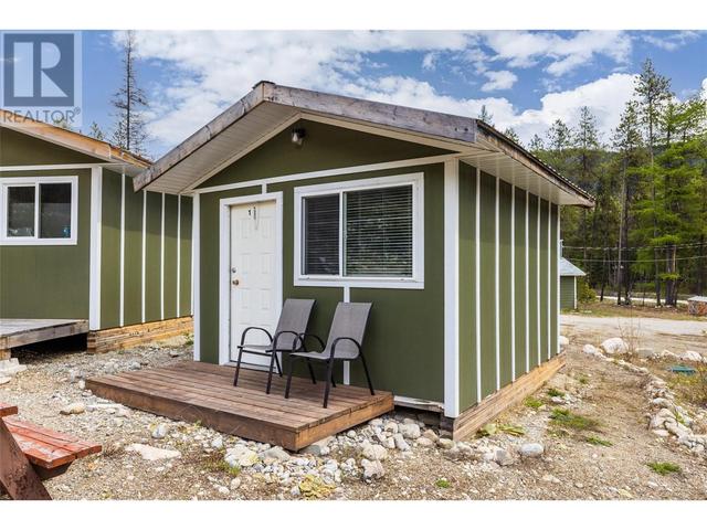 4820 33 Hwy, House detached with 5 bedrooms, 2 bathrooms and 6 parking in Kootenay Boundary E BC | Image 70