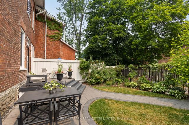 219 Charles St, House semidetached with 4 bedrooms, 2 bathrooms and 1 parking in Belleville ON | Image 25