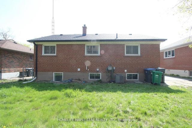 46 Trueman St, House detached with 3 bedrooms, 2 bathrooms and 5 parking in Brampton ON | Image 35
