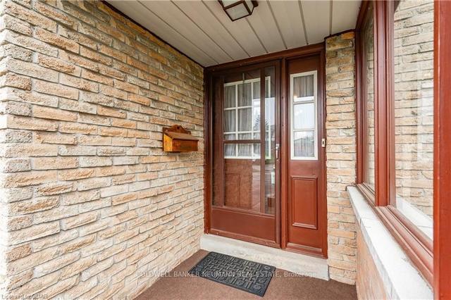 44 Queensdale Cres, House detached with 3 bedrooms, 2 bathrooms and 3 parking in Guelph ON | Image 32