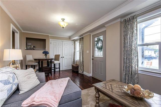 911 Division St, House detached with 3 bedrooms, 2 bathrooms and 3 parking in Kingston ON | Image 8