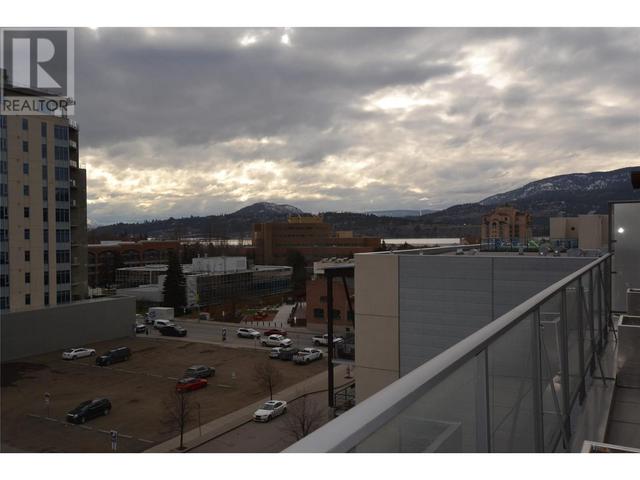 505 - 1290 St. Paul St, Condo with 2 bedrooms, 1 bathrooms and 1 parking in Kelowna BC | Image 13