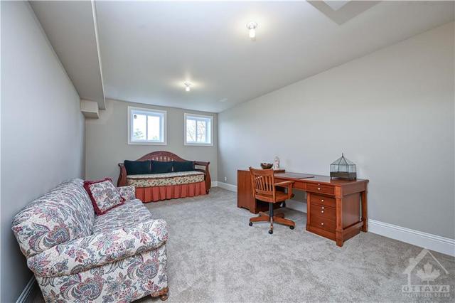 1530 Creagan Court, House detached with 4 bedrooms, 3 bathrooms and 6 parking in Ottawa ON | Image 24